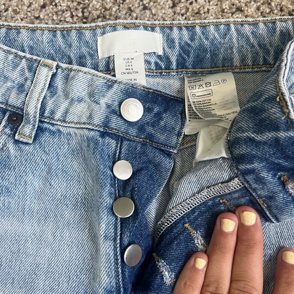H&M Jeans High Rise Light Medium Wash Size 6 - Picture 3 of 6
